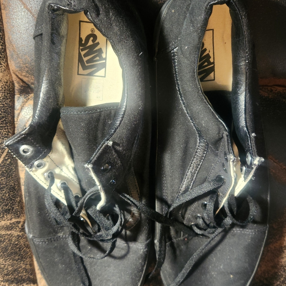 Vans Men's Black Canvas